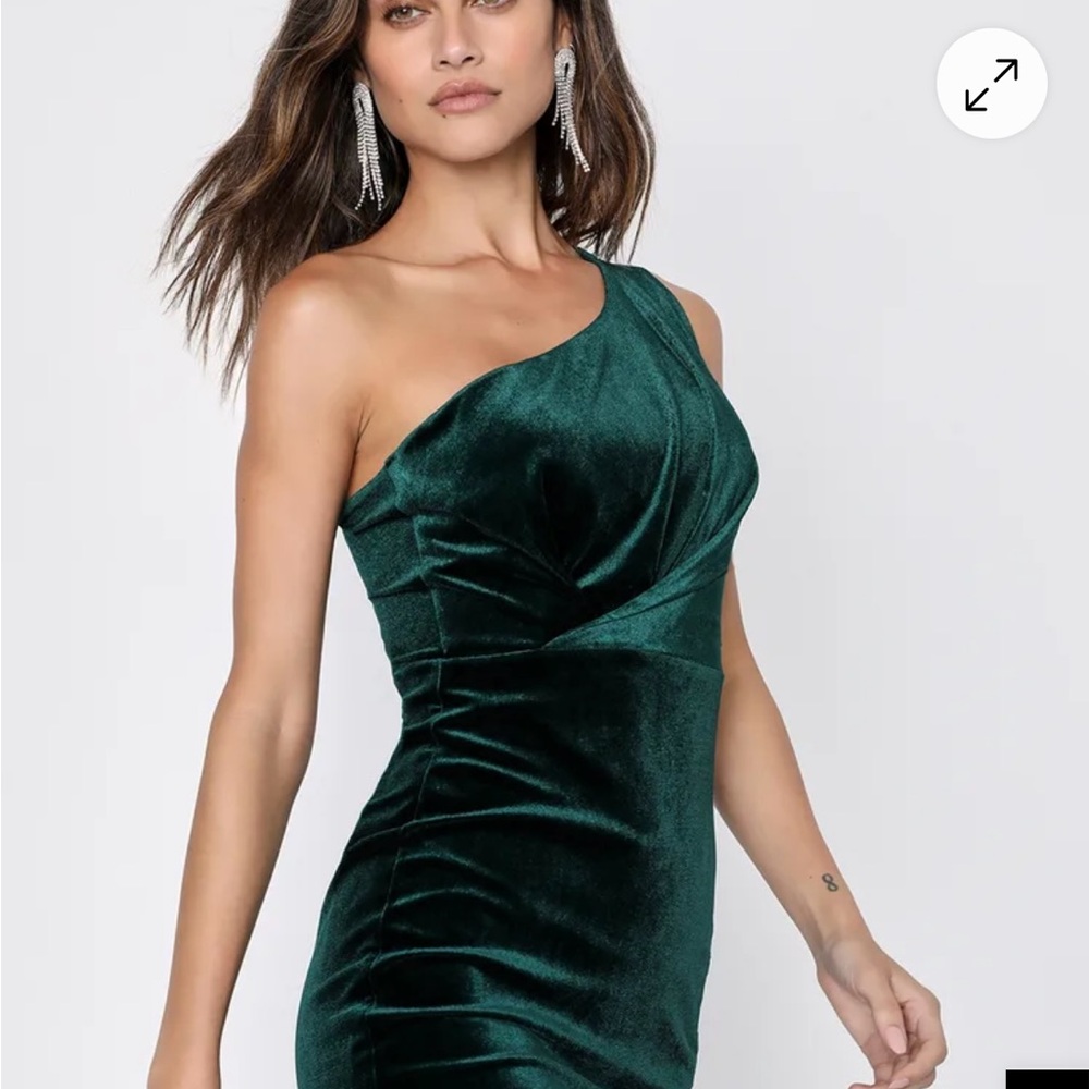 Lulu's Deep Green Velvet One-Shoulder Dress